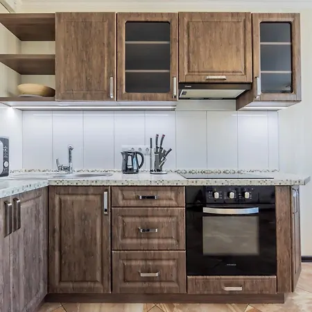 1-к люкс в 2 мин від м чернігівська Apartment Kyiv