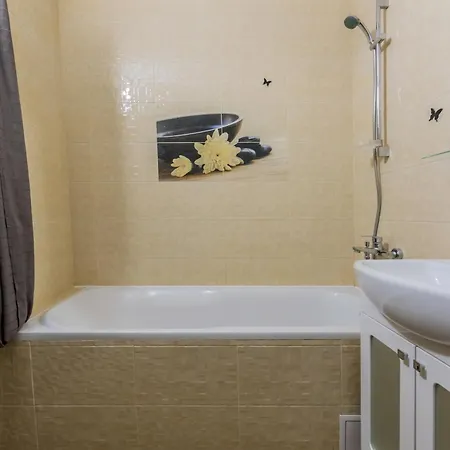Apartment 1-к люкс в 2 мин від м чернігівська Kyiv